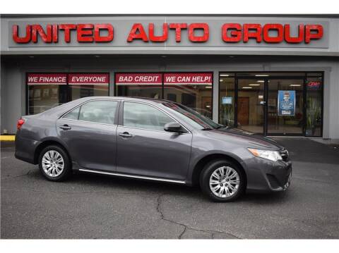 2014 Toyota Camry Hybrid for sale at United Auto Group in Putnam CT