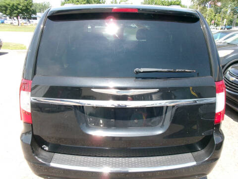 2012 Chrysler Town and Country Touring-L