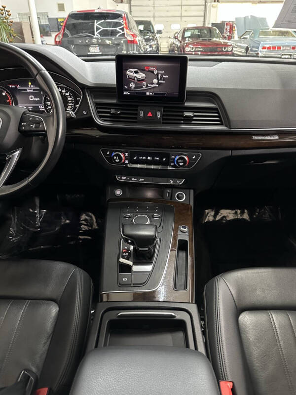 2019 Audi Q5 quattro Premium 45 TFSI