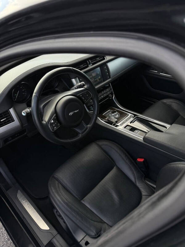 2016 Jaguar XF 35t Prestige