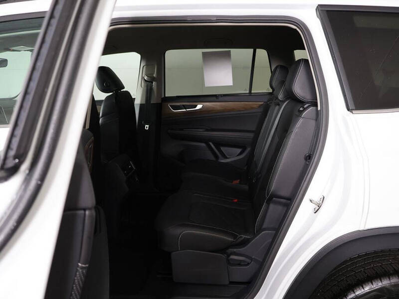 2025 Volkswagen Atlas SE