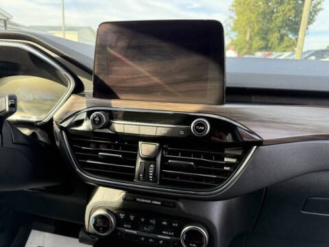 2020 Ford Escape Titanium