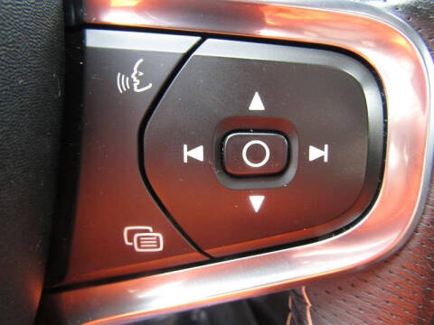 2021 Volvo XC40 T5 R-Design