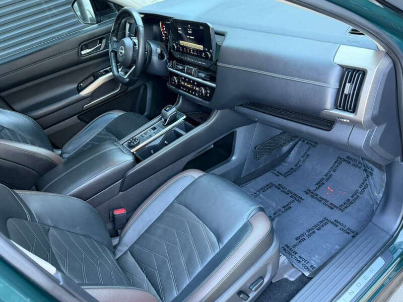 2022 Nissan Pathfinder Platinum