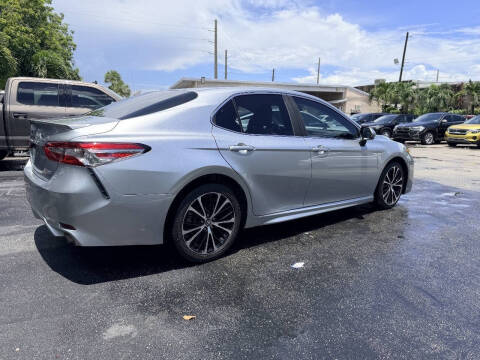 2018 Toyota Camry SE