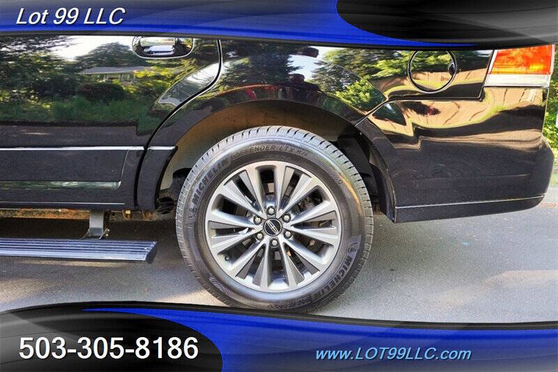2017 Lincoln Navigator Select