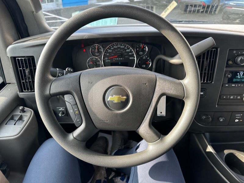 2025 Chevrolet Express 2500