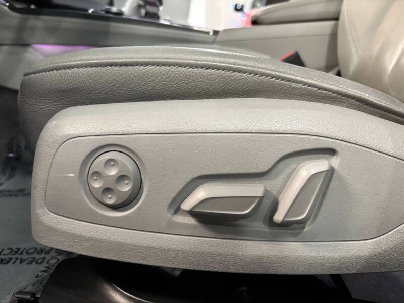 2017 Audi A4 2.0T quattro Prestige