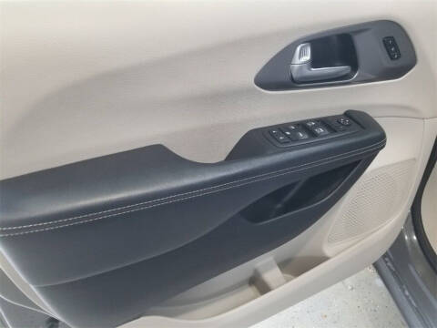 2021 Chrysler Pacifica Touring L