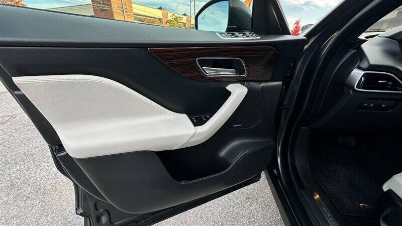 2018 Jaguar F-PACE 25t Prestige