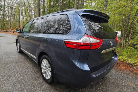 2017 Toyota Sienna Limited Premium 7-Passenger
