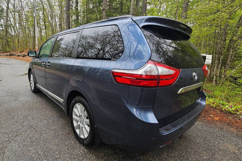 2017 Toyota Sienna Limited Premium 7-Passenger