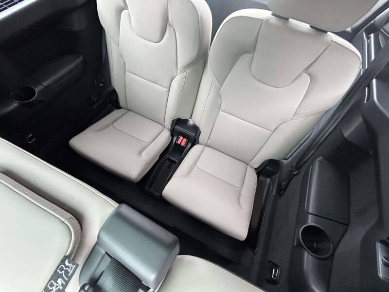 2026 Volvo XC90 B6 Plus 6P
