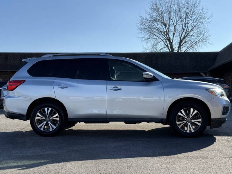 2017 Nissan Pathfinder SV
