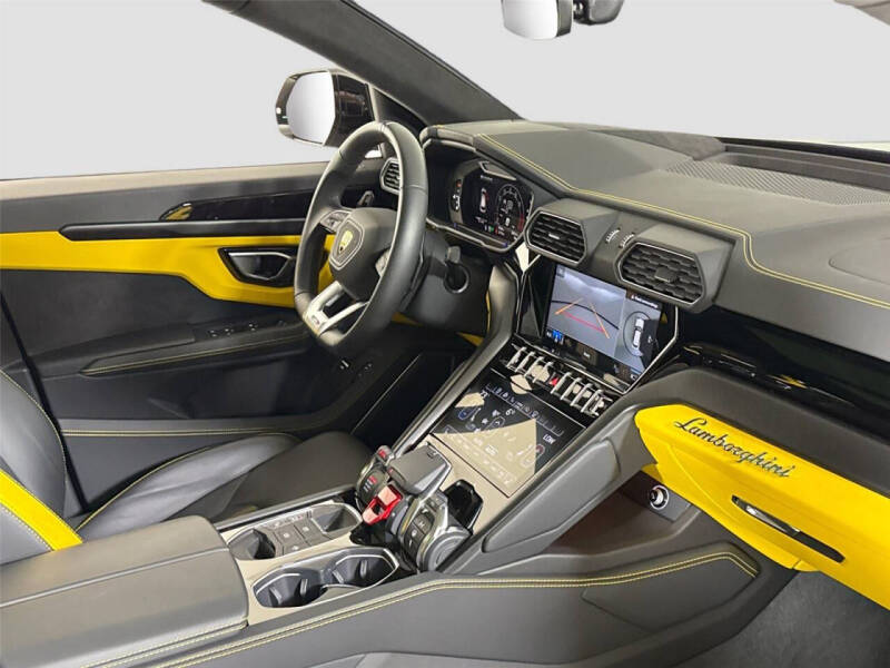 2024 Lamborghini Urus S