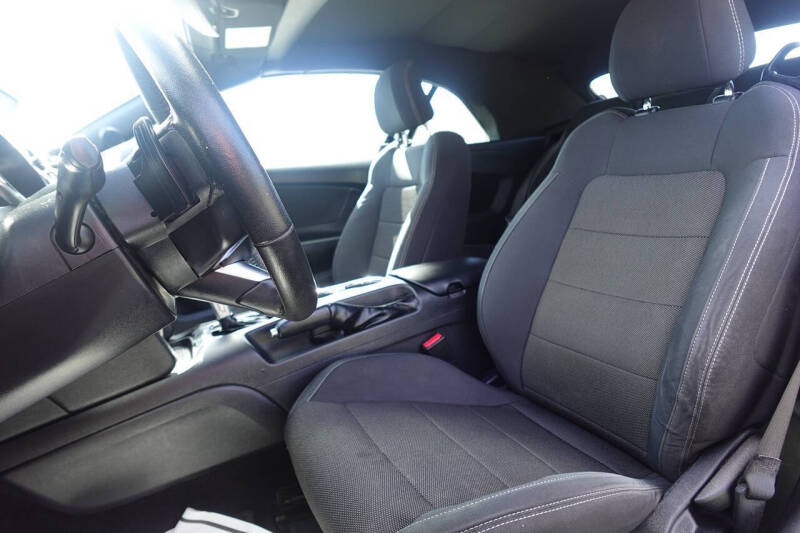 2017 Ford Mustang V6