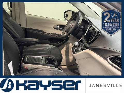 2022 Chrysler Pacifica Touring L