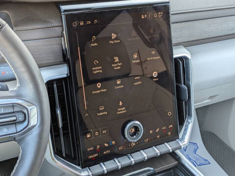 2024 GMC Acadia Denali
