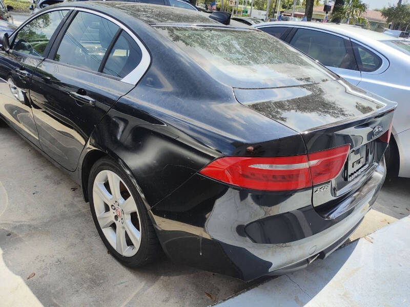 2017 Jaguar XE 25t Premium