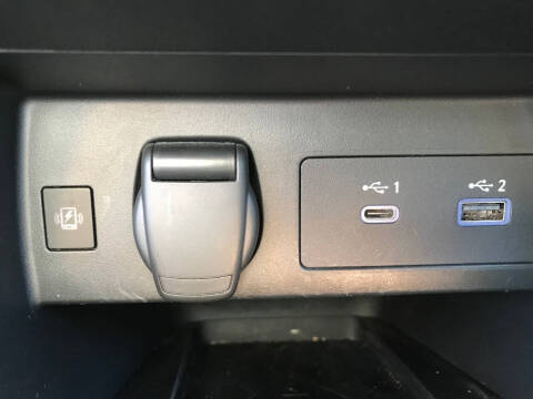 2023 Nissan Versa SR