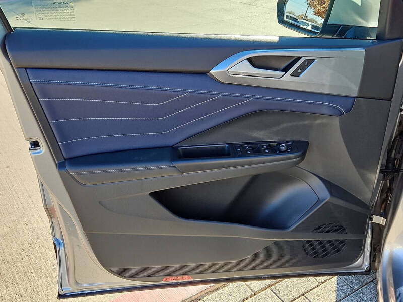 2026 Volkswagen Taos SEL 4Motion