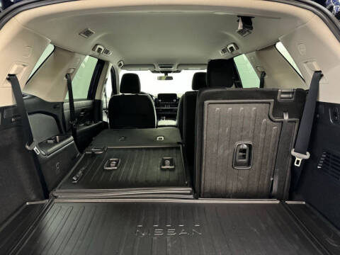 2025 Nissan Pathfinder SV