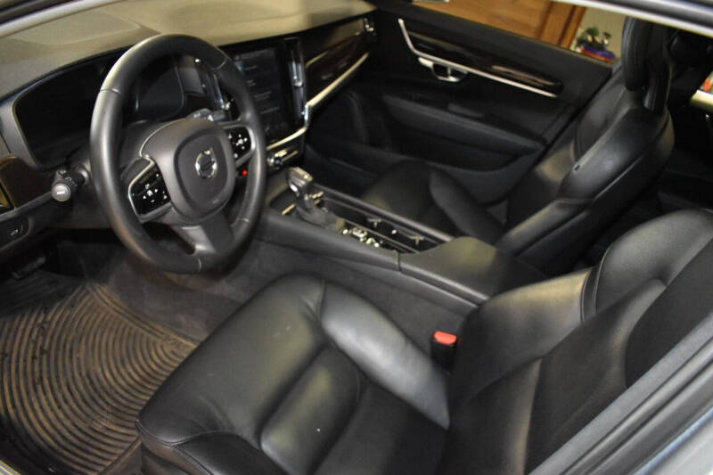 2017 Volvo S90 T5 Momentum