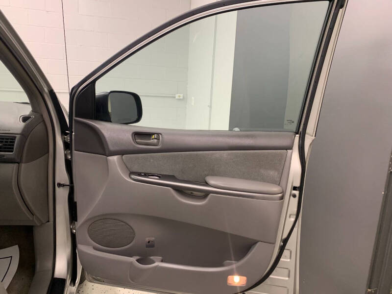 2008 Toyota Sienna LE 7-Passenger