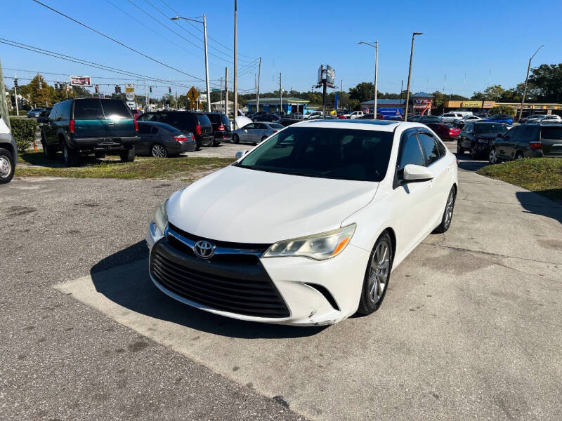 2017 Toyota Camry XLE's photo