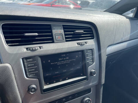 2016 Volkswagen Golf TSI S