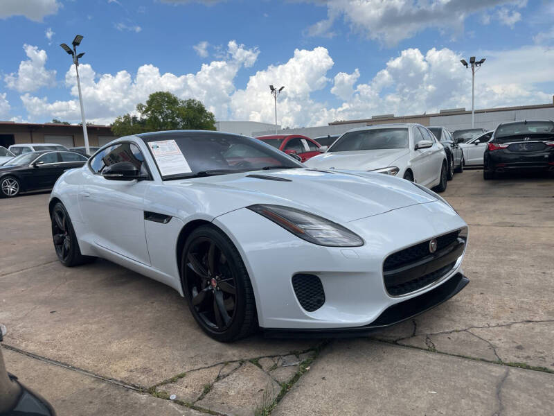 2019 Jaguar F-TYPE P300