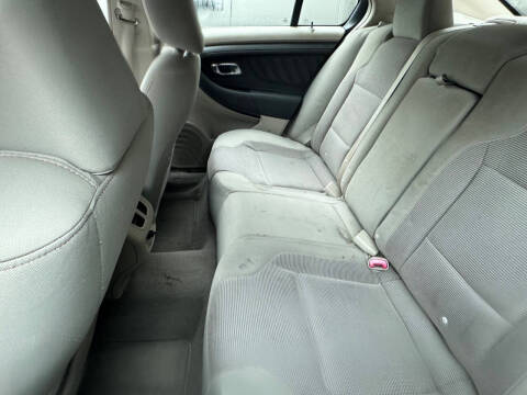 2010 Ford Taurus SEL