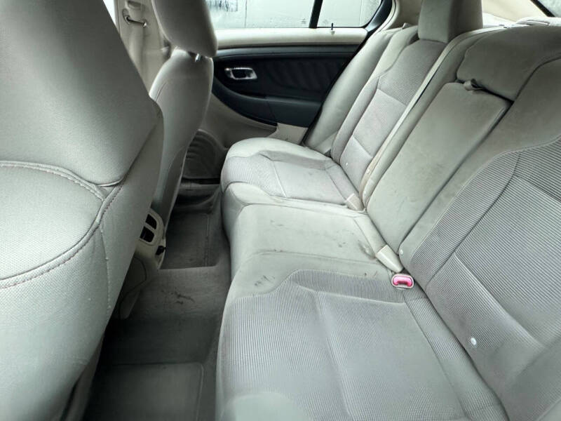 2010 Ford Taurus SEL