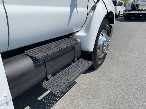 2004 Ford F-650 Super Duty