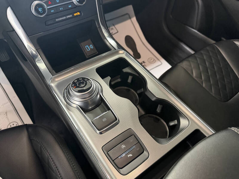 2023 Ford Edge Titanium