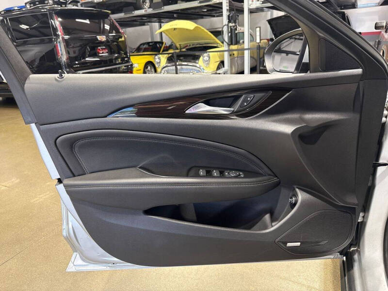 2018 Buick Regal TourX Essence