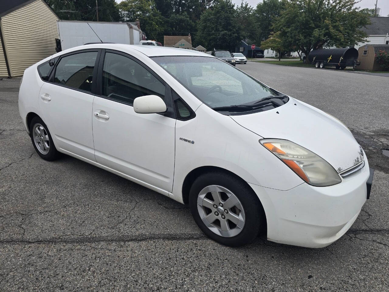 2008 Toyota Prius for sale at QUEENSGATE AUTO SALES in York, PA