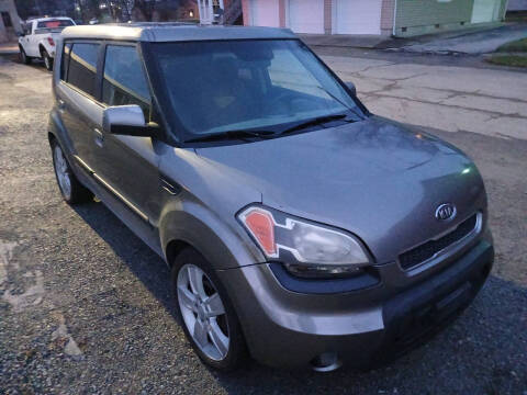 2010 Kia Soul +