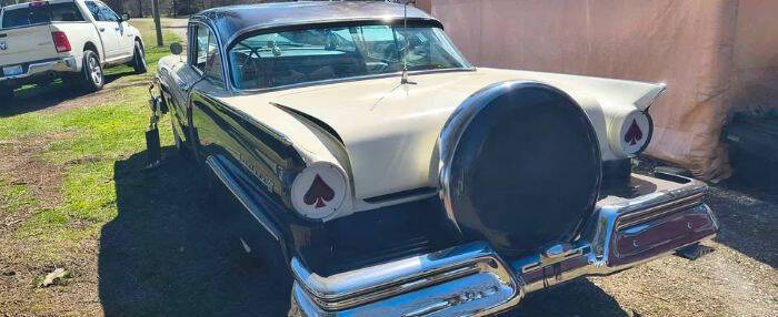 1957 Ford Fairlane