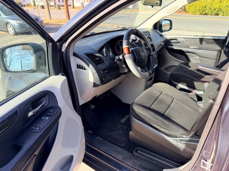 2013 Dodge Grand Caravan American Value Package