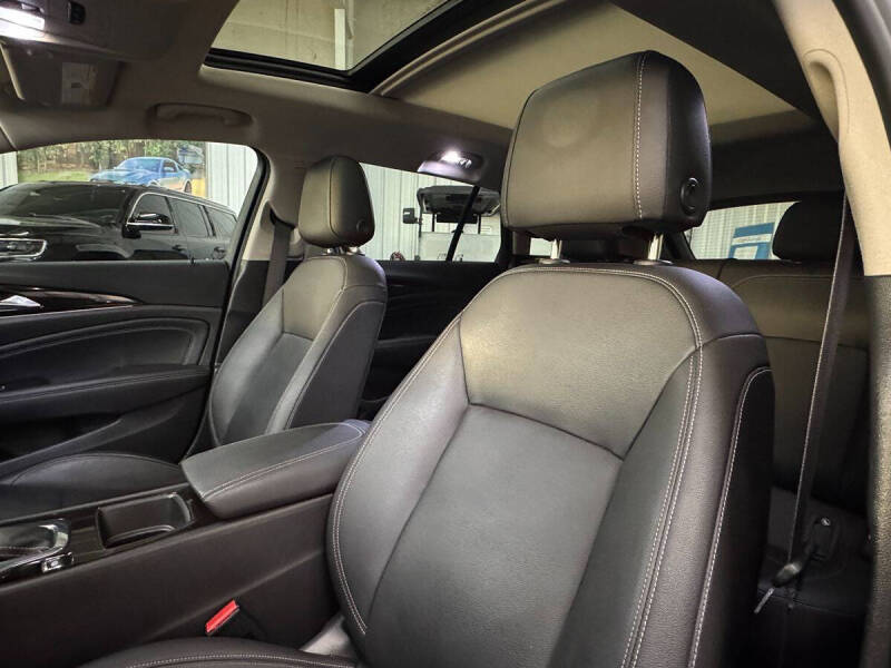 2018 Buick Regal TourX Essence