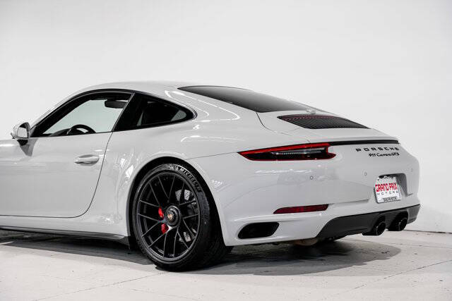2018 Porsche 911 Carrera GTS
