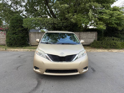 2014 Toyota Sienna LE 7-Passenger Auto Access Seat