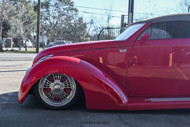 1939 Ford Deluxe