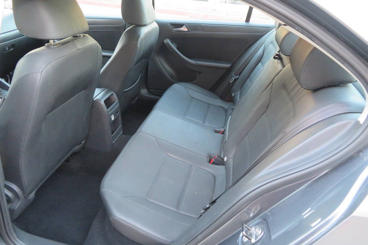 2012 Volkswagen Jetta for sale at The Car Vendor LLC in Bellflower, CA