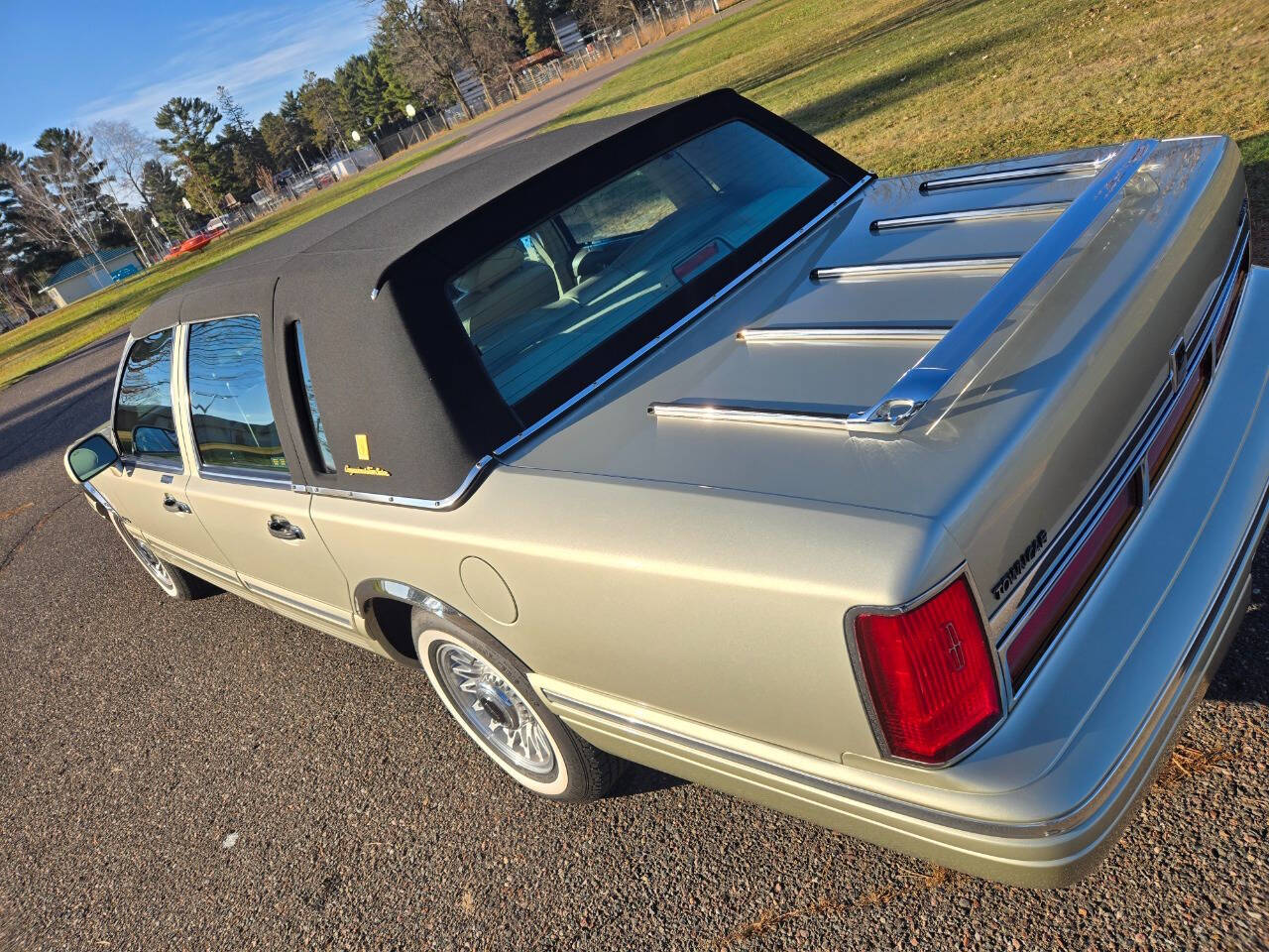 1997 Lincoln Town Car 75