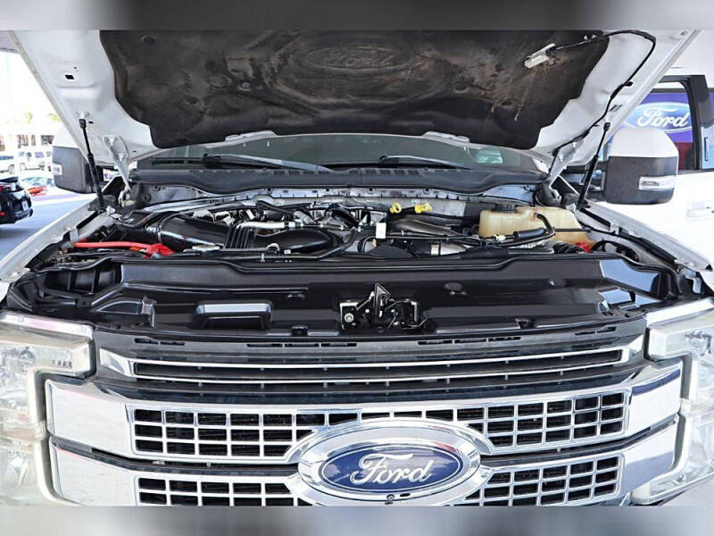 2017 Ford F-350 Super Duty Lariat