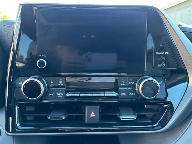 2025 Toyota Highlander XLE