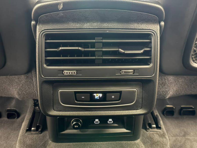 2022 Audi Q7 quattro Premium Plus 55 TFSI