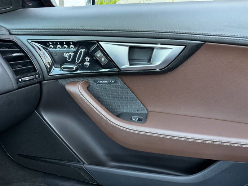 2015 Jaguar F-TYPE V8 S